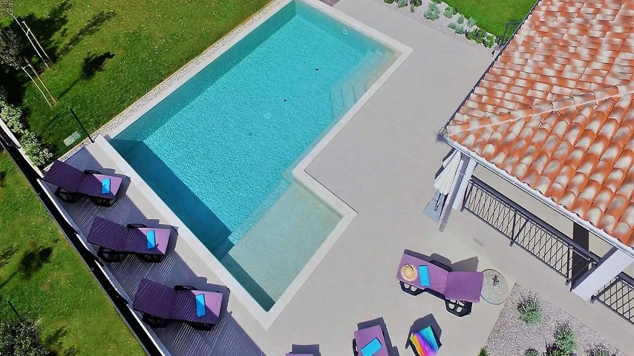 Charming Villa Monte Uliveto With Private Pool In Pula