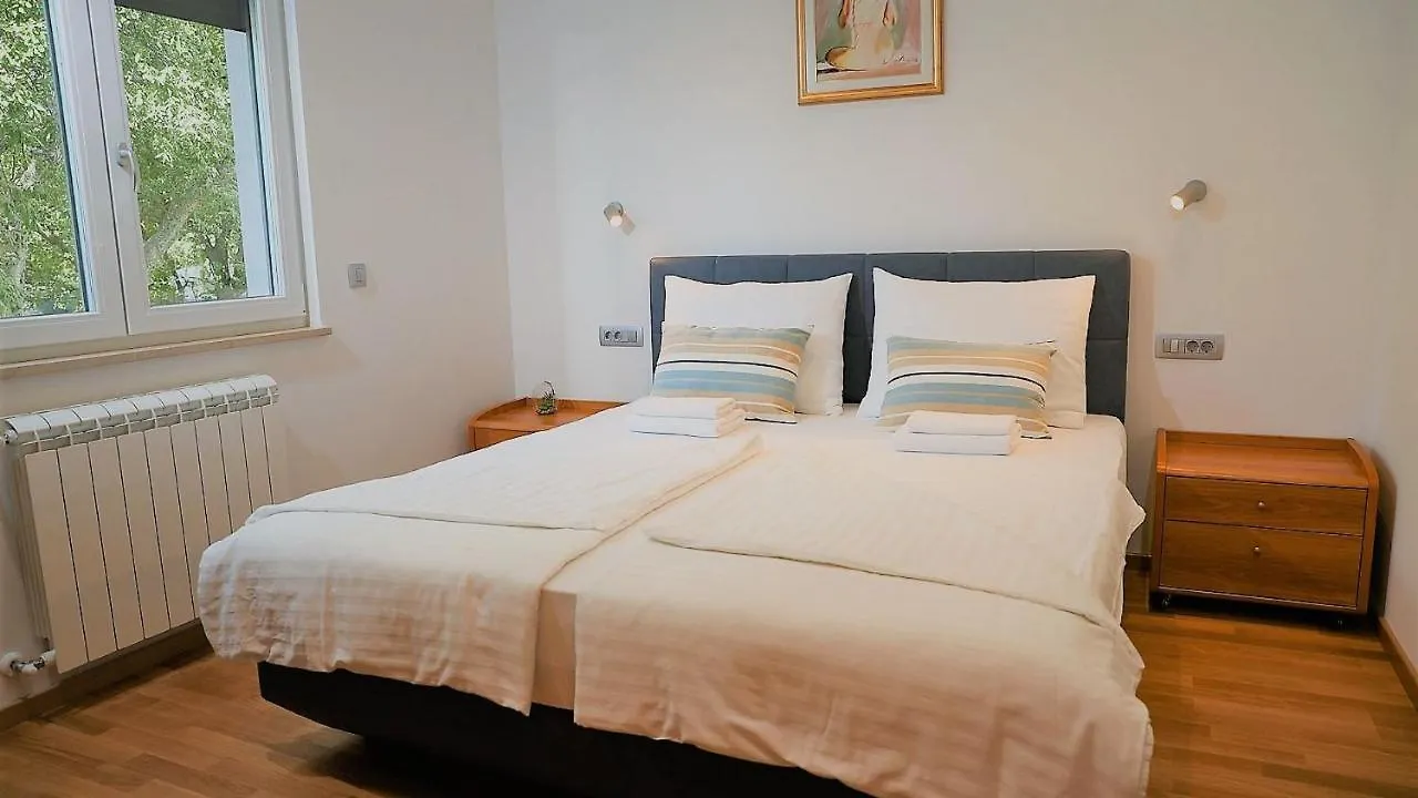Charming Villa Monte Uliveto With Private Pool In Pula